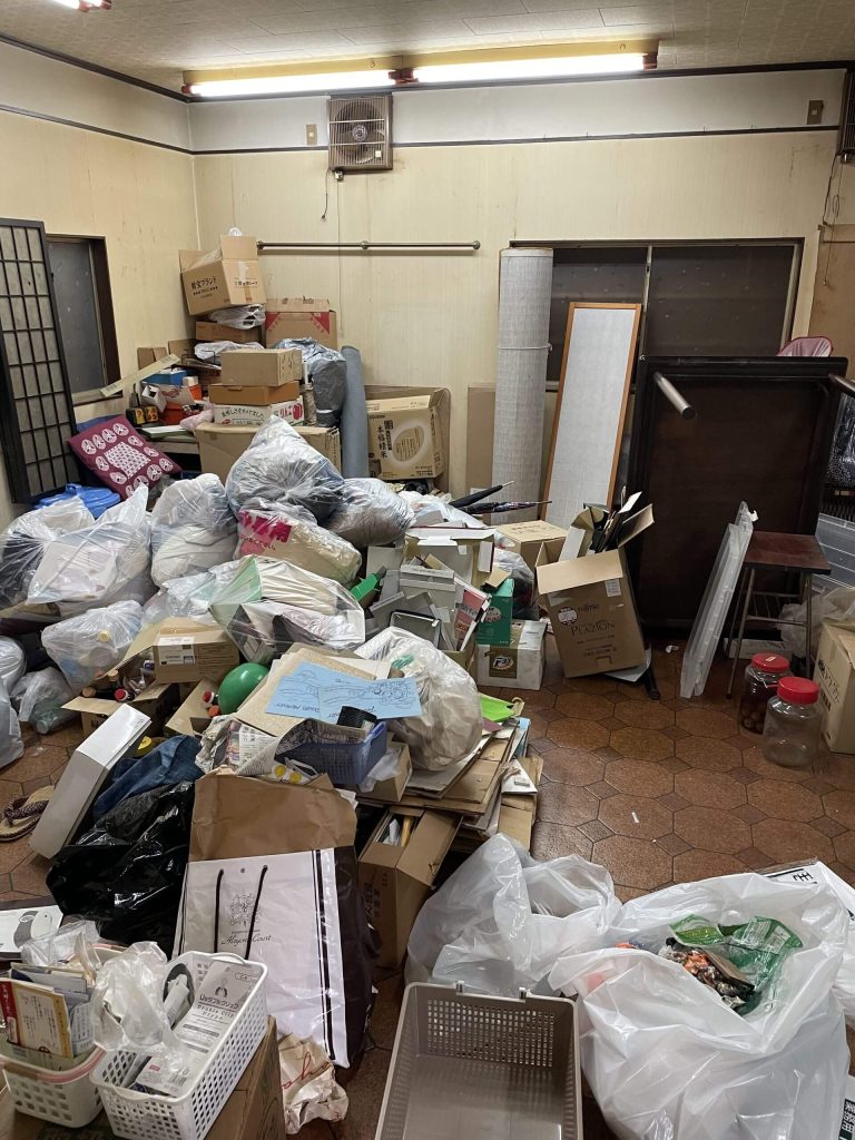 箕面市周辺の不用品回収事例①：解体に伴う家財処分