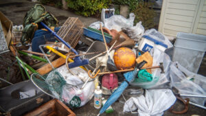 大阪市淀川区のゴミ屋敷清掃、どこに頼めばいい？業者選びのポイントを解説のイメージ